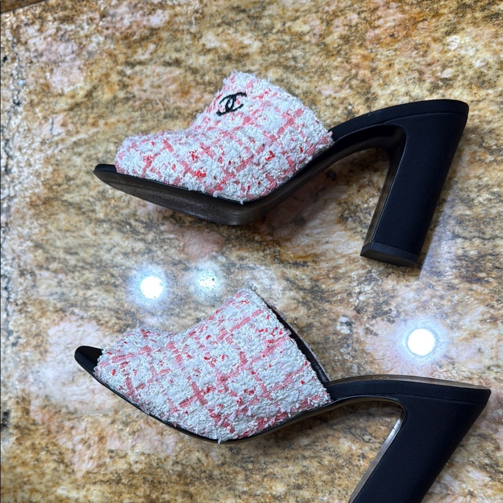 Chanel Pink and White Mules with Tweed Design - Picture 6 of 11